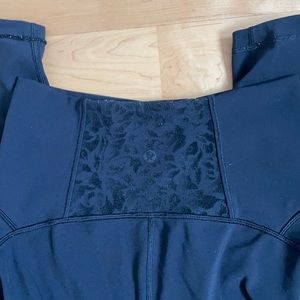 Lululemon 7/8 with floral detail